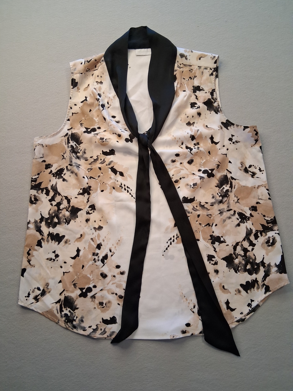New York & Company  Sz L Black and Cream Blouse with Tie Accent